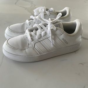 Boys Adidas Sneakers - Size 6 - Great condition!
